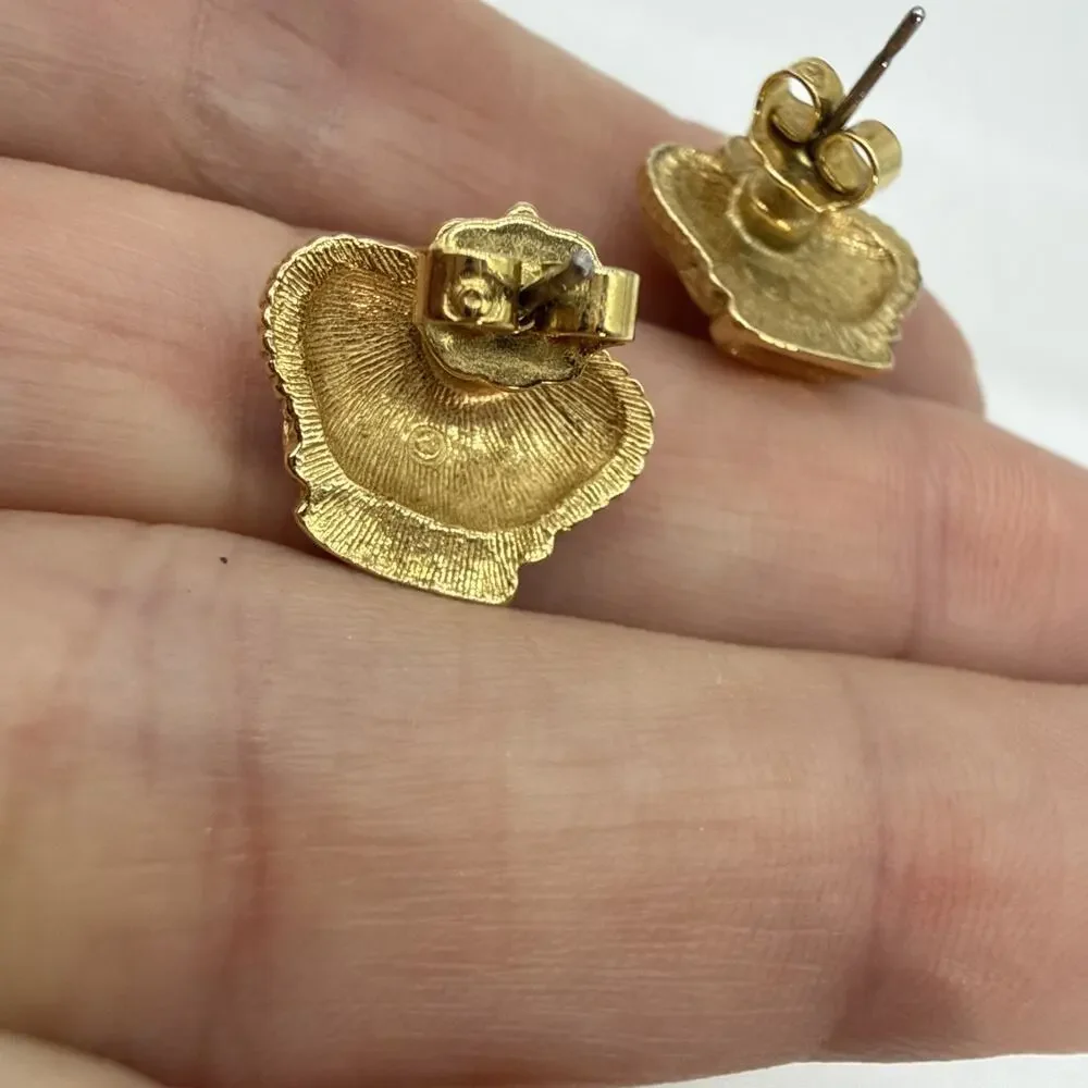 Vintage Avon Gold Tone Rhinestone Regal Crown Pierced Stud Earrings 0.55” 80s
